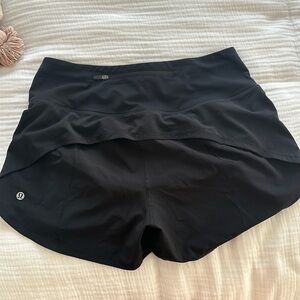 Black Speed Up Lululemon HR Shorts 4”